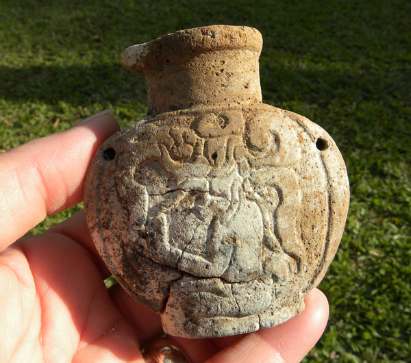 C184D tomb vessel